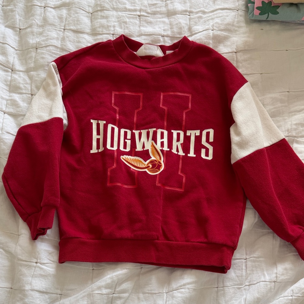 H&M Hogwarts Red Crewneck Sweatshirt with White Sleeve Panels